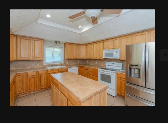 Photo - 320 Bell Ave