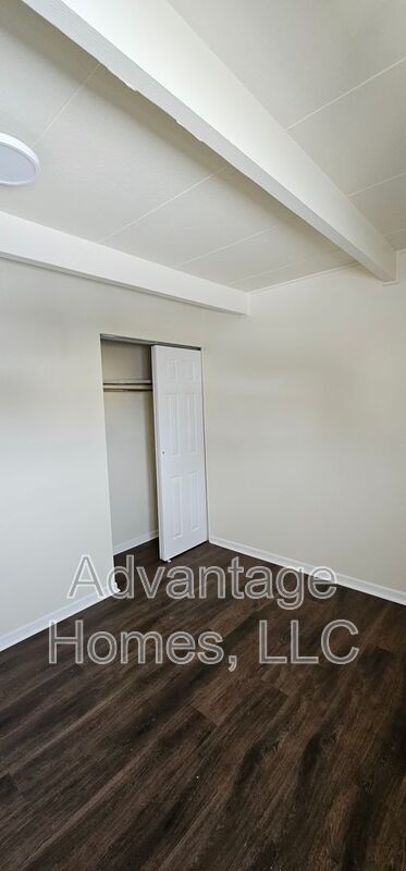 Photo - 820 N 70th St