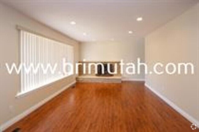 Building Photo - 1737 E Lahar Dr Rental