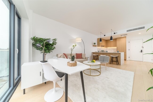 Photo - 30-05 Vernon Blvd Unit 5J