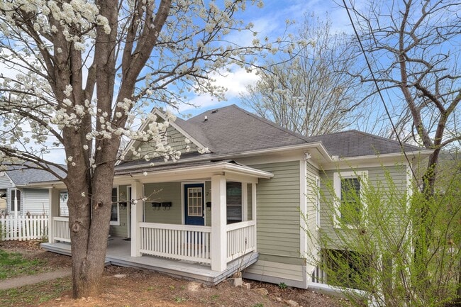 Photo - Updated Asheville Apartment Unidad Apt #2