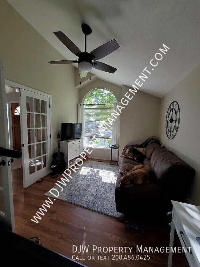 Photo - 2168 N Fastwater Ave