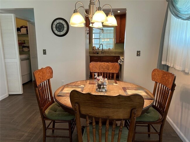 Photo - 1359 Glendale Cir W
