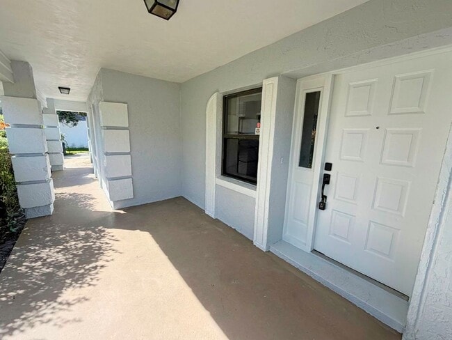 Photo - 38 Berkshire Ln