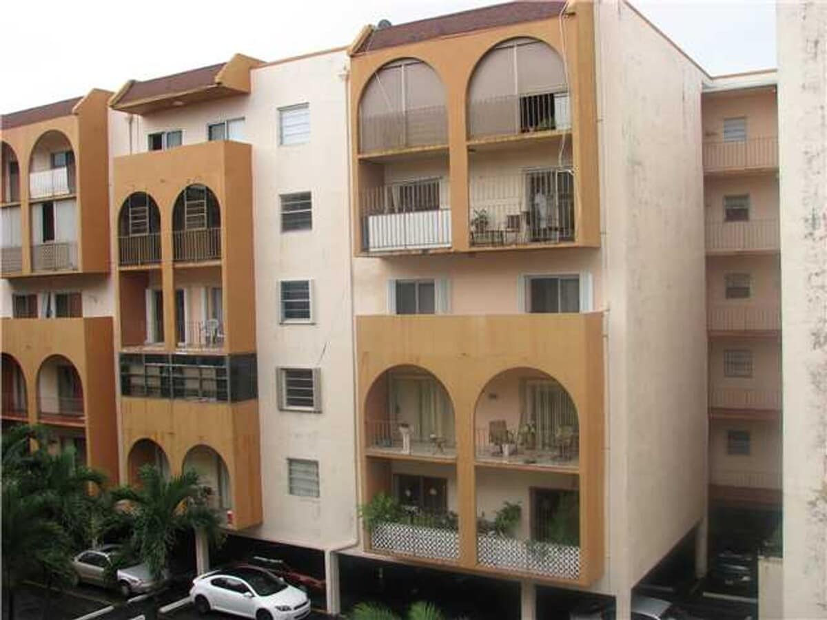 Spacious 1 Bed, 1.5 Bath Apartment in Gated Hialeah Community - Available July 2025! - Spacious 1 Bed, 1.5 Bath Apartment in Gated Hialeah Community - Available July 2025!