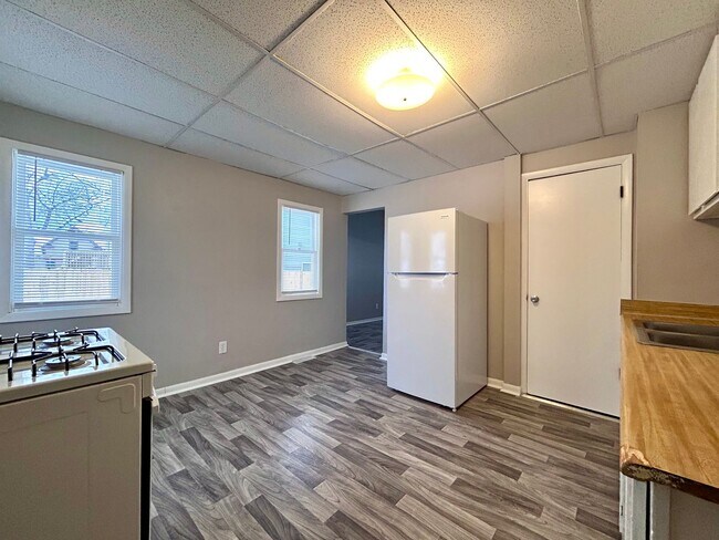 Photo - 1461 Leahy St Unidad #2