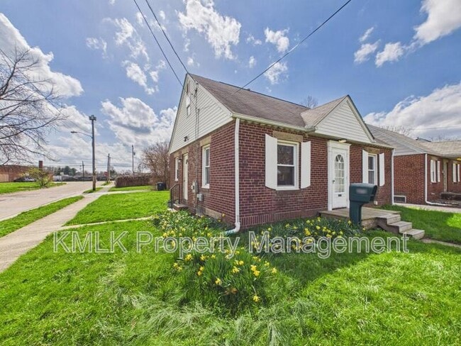 Photo - 1078 Lindsay Ave