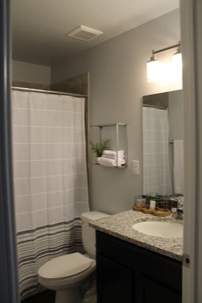 Cool Hues - 4201 Northrise Dr Apartment Unit 506