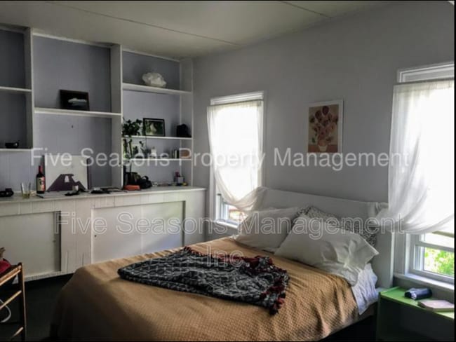 Photo - 77 N Union St