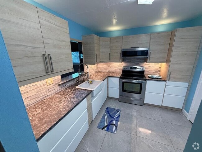 Building Photo - 410 NW 68th Ave Unit 420 Rental