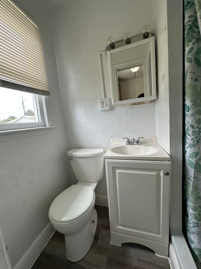 Photo - 17 Detroit St Unit 1