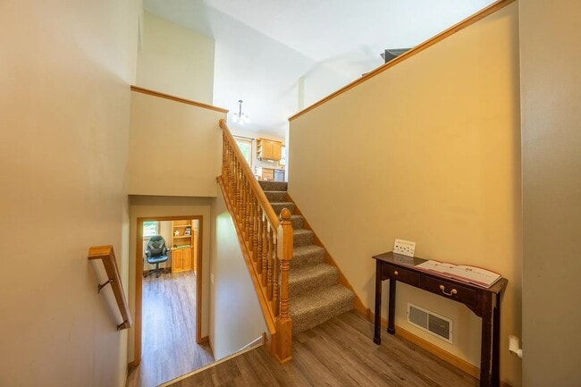 Photo - 1281 Applewood Way