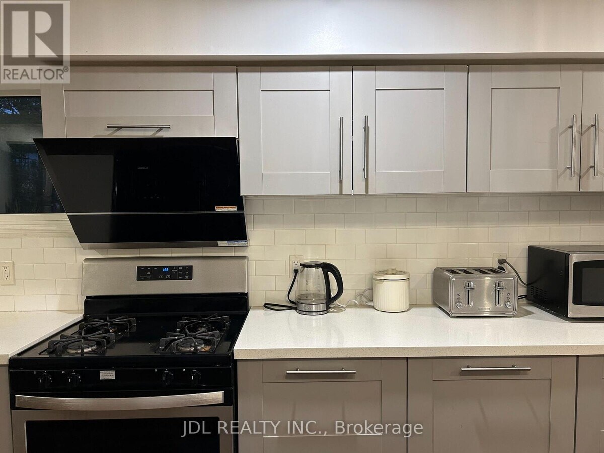 Photo - 973 Willowdale Ave