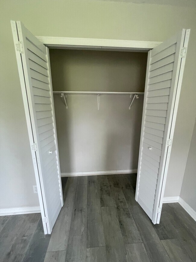 Photo - 138 Admiral Cir Unit B