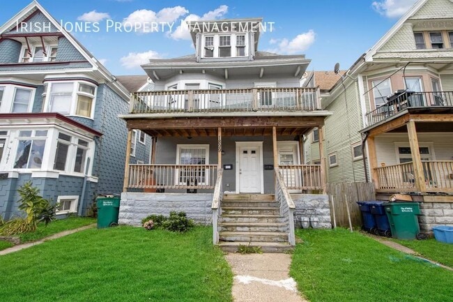 Building Photo - 1899 Seneca St Unit Apt. 2