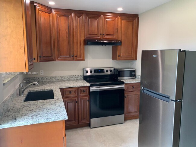 Photo - 19121 NE Miami Ct Unit 2