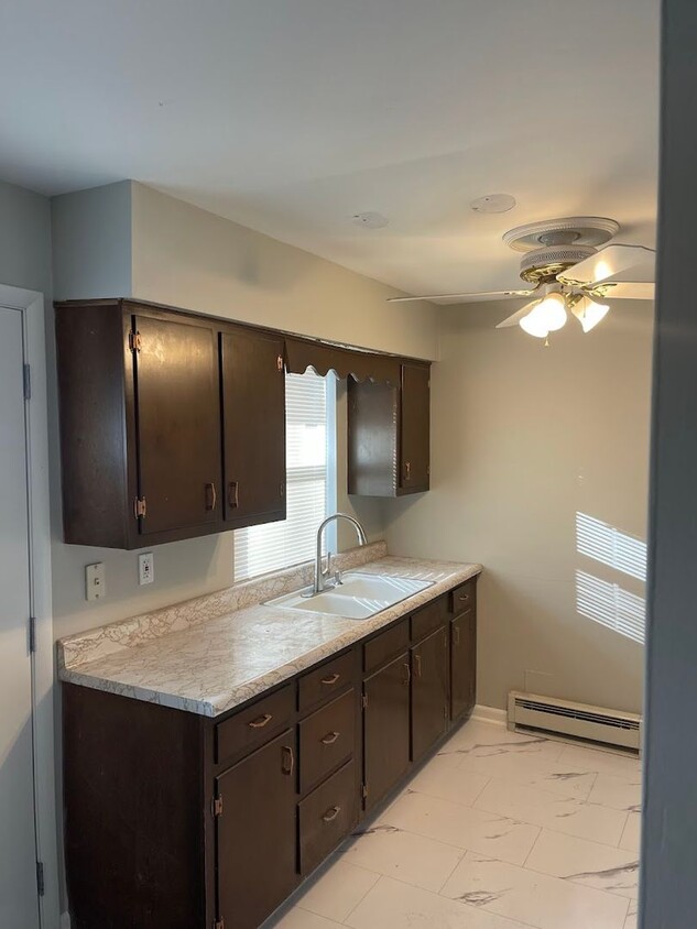 Cozy 2 BR / 1 Bath Townhome in Turtle Creek - Cozy 2 BR / 1 Bath Townhome in Turtle Creek