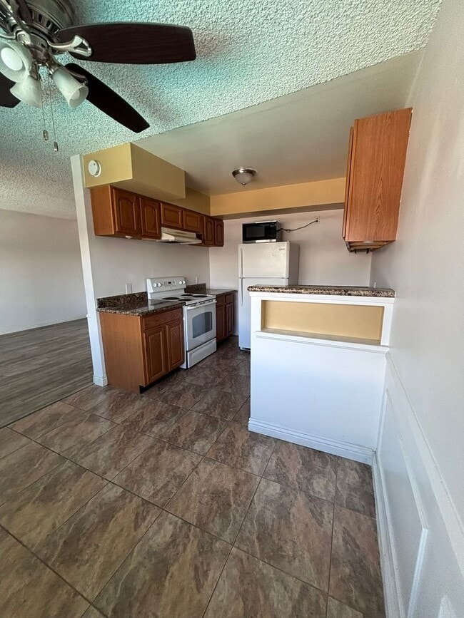 Building Photo - Spacious Beautiful North Park 1 Bed / 1 Bath with Pool