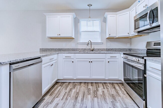 Photo - 819 Marple Pl