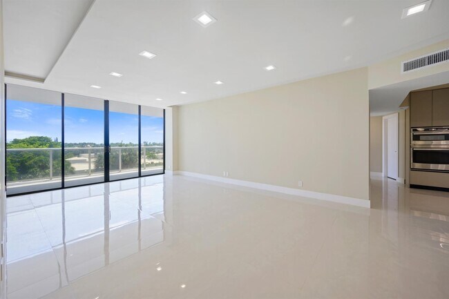 Photo - 20281 E Country Club Dr Unit 304