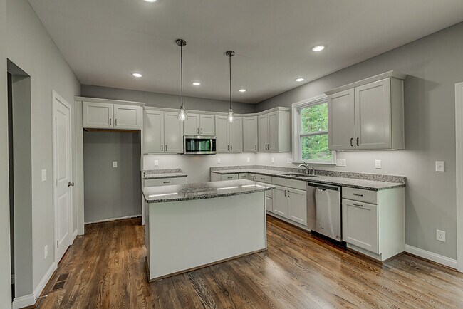 Photo - 391 Morris Rd