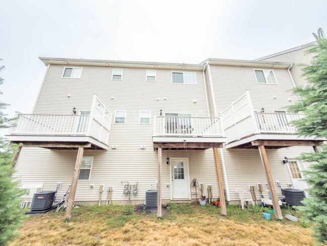 Photo - 219 Pepin Pl