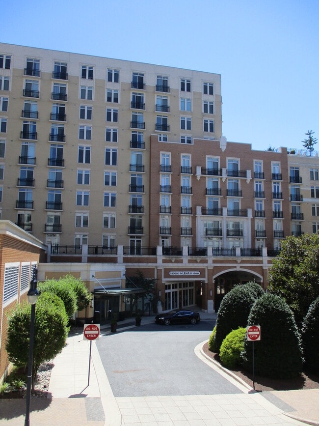 Photo - Luxurious 1 Bedroom Condo in National Harbor!