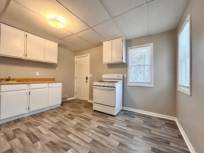 Photo - 1461 Leahy St Unidad #2