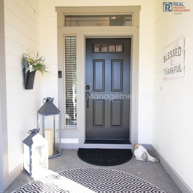 4 Bedroom House in Puyallup! (Virtual Tour... House Rental in