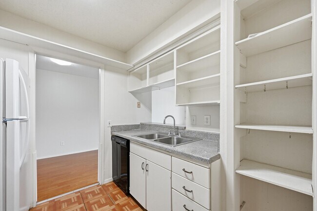 Photo - 4845 Cedar Springs Rd