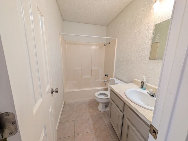 Photo - 6221-6223 Sandlin - B&amp;B Unit 6223