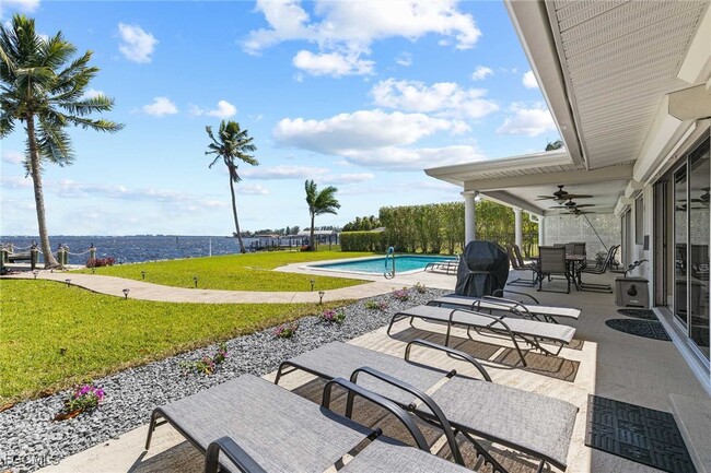 Building Photo - 252 Bayshore Dr Rental