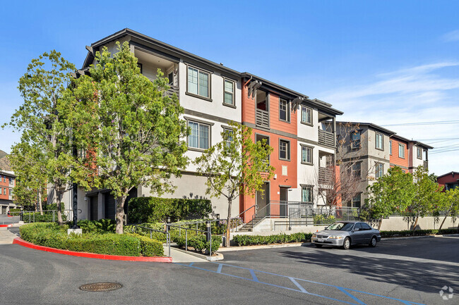 Building Photo - Rockwood at the Cascades Rental