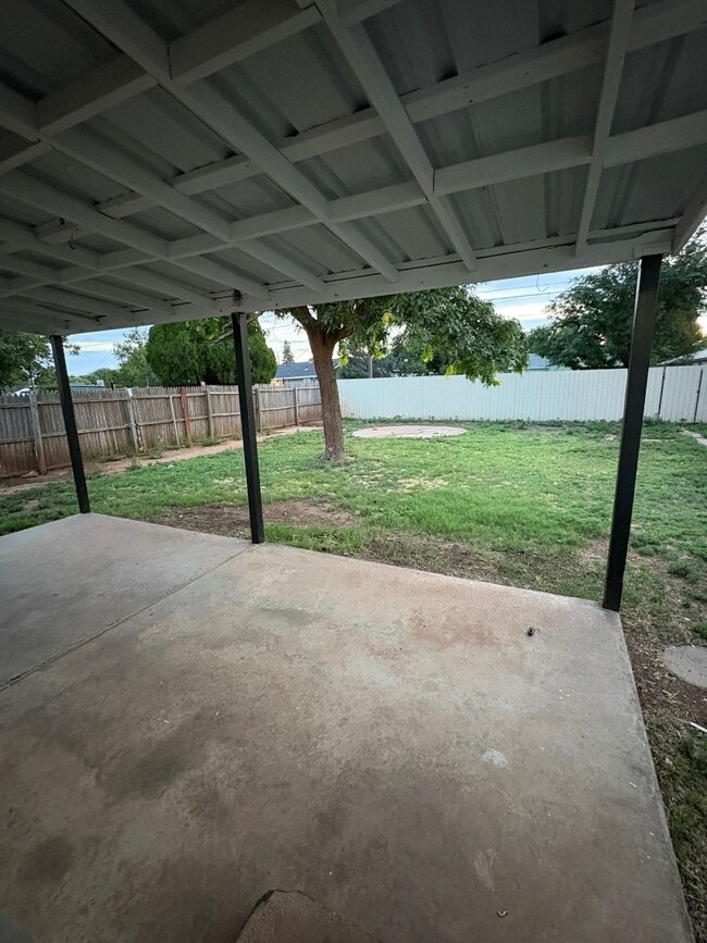Photo - 2412 Wallace St
