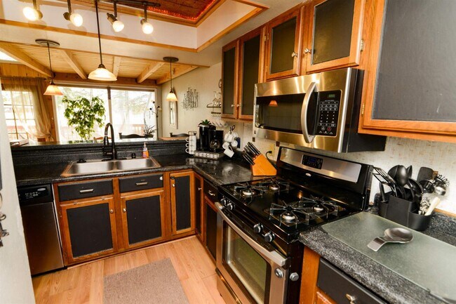 Photo - 247 Davis Cup Dr