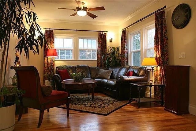 sala de estar - 819 N 21st St