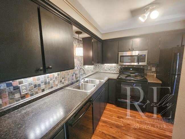 1343-A Whitney Ave
