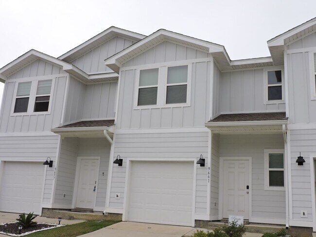 Covenient to Navy Federal complex, shoppin... - Covenient to Navy Federal complex, shoppin... House