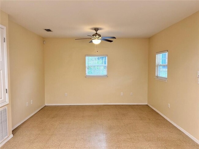 Photo - 5640 Mounthill Ct