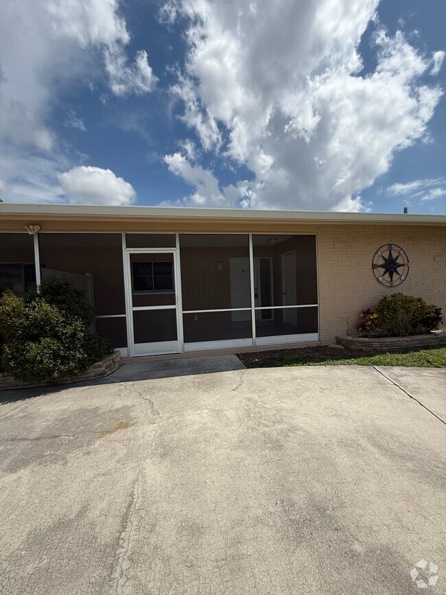 Building Photo - 1310 SE 40th Ter Rental