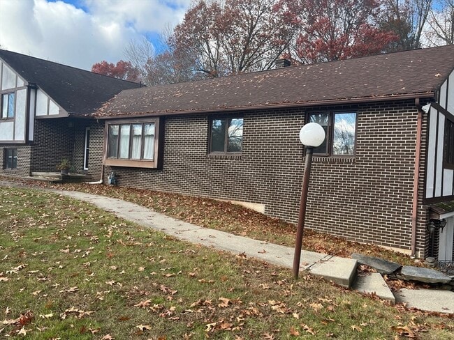 Photo - 93 Lantern Ln Unit 1