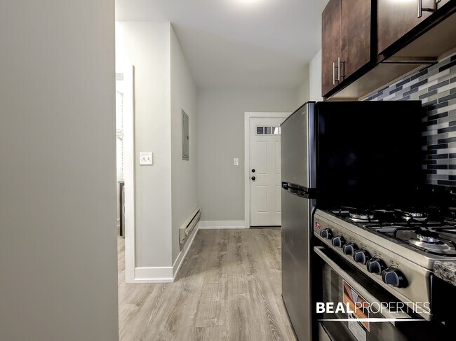 Photo - 425 W Belden Ave Unit Studio