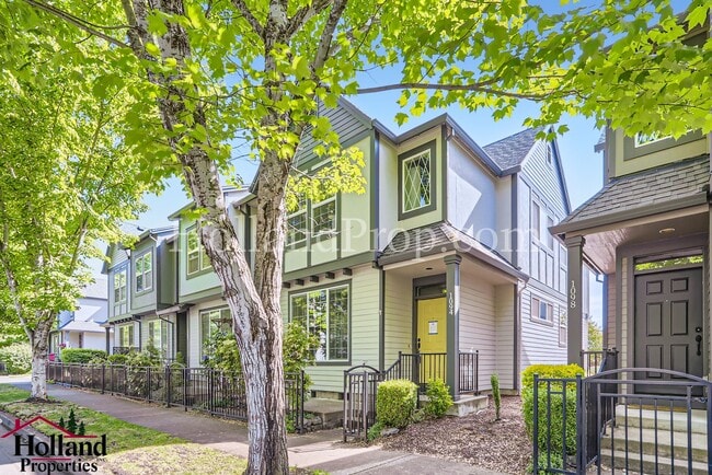 Photo - Beautiful 3 Bedroom Home with Community Pool, Hot Tub & 2-Car Garage in Hillsboro