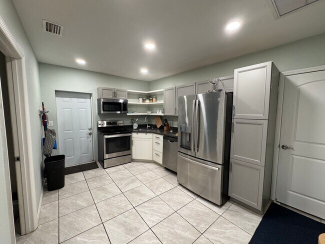 Photo - 2 bedroom 1 bath close to downtown Melbour...