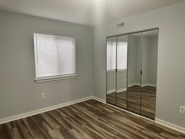 Photo - 2 bedroom condo in Williamsburg! Available September 2026