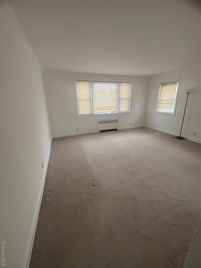 Building Photo - 316 N Corona Ave