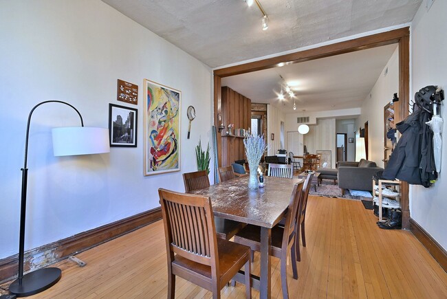 Photo - 911 W Dakin St Unit 2