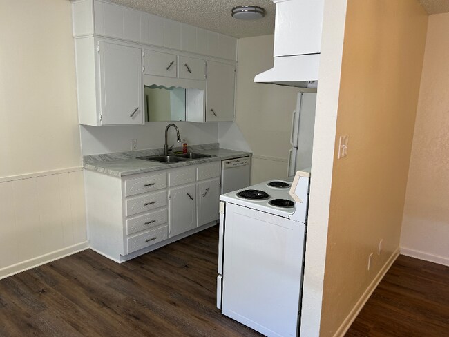 Photo - 1702 Kirk Ave Unidad 102