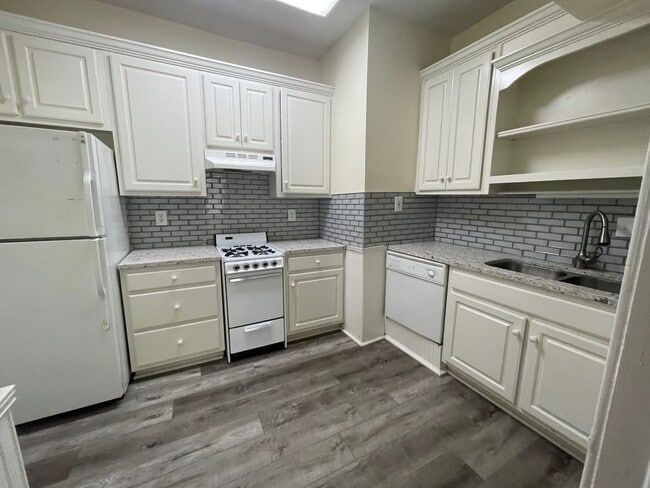 Photo - 890 N Highland Ave NE Unit Apt 4