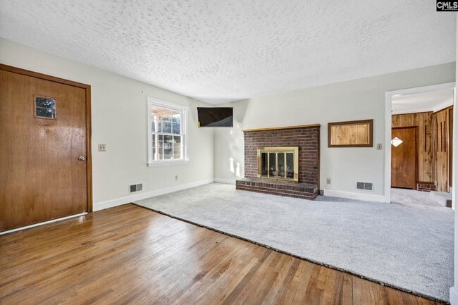 Photo - 1709 Woodfield Dr